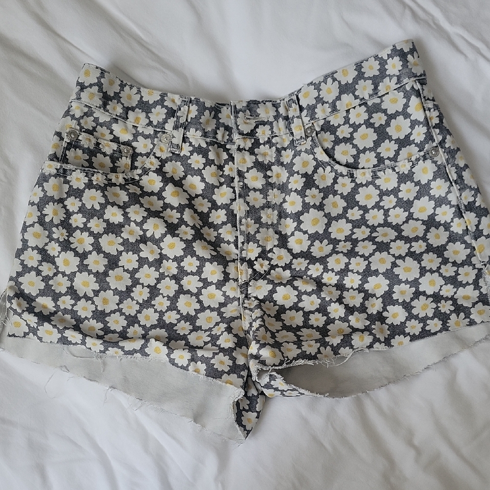 Zara Gray Floral Jean Shorts